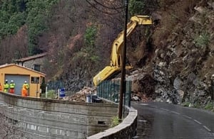 Stasera riapre la strada della valle Roja, bloccata ieri da una frana