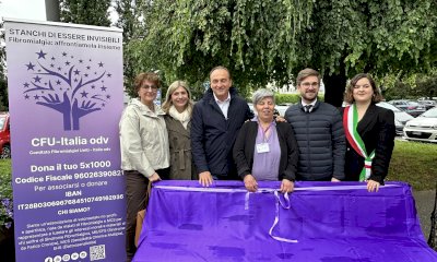 Alba, inaugurata la panchina viola per la sensibilizzazione sulla fibromialgia