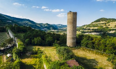 Un teatro all'aperto a Cortemilia: iniziati i lavori nell'area del parco del castello