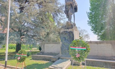 Il monumento dei Giardini Fresia sporco e danneggiato, la Sindaca: "Valutiamo intervento con fondi comunali"