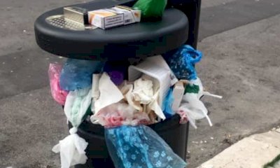 "Per chi mi avete preso?": la campagna del CEC per il corretto utilizzo dei cestini stradali