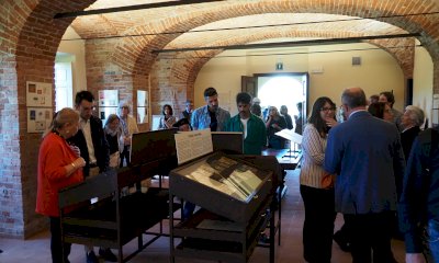"WiLa &ndash; Wine Labels Collection": successo per il nuovo allestimento inaugurato al Castello di Barolo