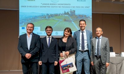 Onde di bellezza e geometrie coltive nei paesaggi del vino: a Grinzane Cavour &egrave; tornato l&rsquo;&ldquo;Omaggio&rdquo;