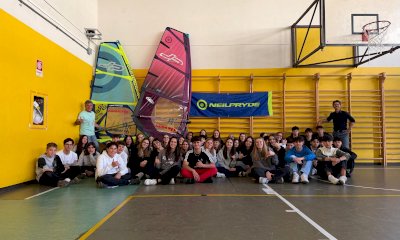 Cuneo, lezioni speciali per gli studenti con il "Bonelli Windsurf"