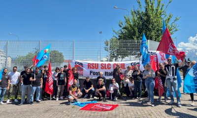 La protesta al Centro Logistico delle Poste: "Il lavoro dignitoso &egrave; un diritto, non una concessione"