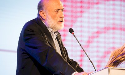 A Bra lutto cittadino nel giorno dell'ultimo saluto a Carlo Petrini