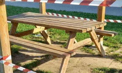 Vandali in azione a Pianfei: danneggiati tavolo e panche nel parco dei ragazzi