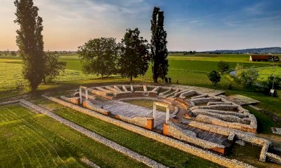 Una serata magica ad Augusta Bagiennorum tra archeologia, sapori antichi e danze al tramonto