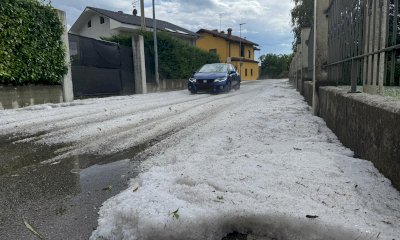 Violenta grandinata a Farigliano: colture devastate, trattori sgombrano le strade (FOTO e VIDEO)