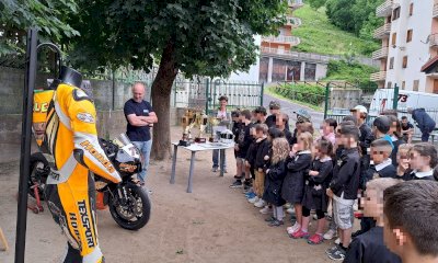 Chiusa di Pesio a tutto gas: Roberto Miele incontra gli studenti di San Bartolomeo
