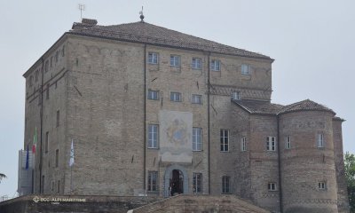 Restaurato lo stemma del castello di Carr&ugrave;: si recupera un simbolo della storia cittadina