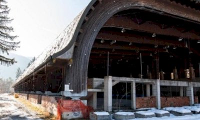 I lavori all'ex Palaghiaccio di Limone (di nuovo) bloccati? "La Regione chiarisca"