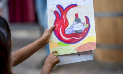 Il Barolo raccontato dai bambini: in mostra le etichette degli alunni lamorresi