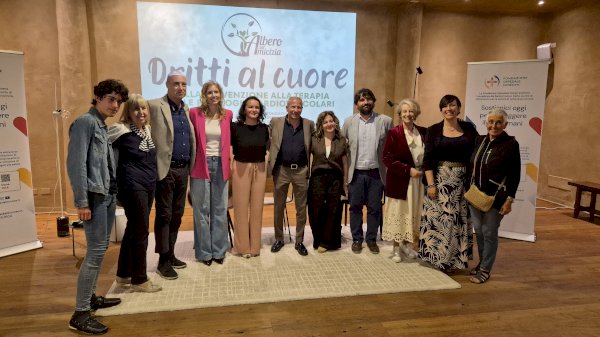 I relatori di Dritti al Cuore con alcuni membri dell'Albero dell'Amicizia