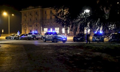 Controlli della Polizia a Cuneo, tre stranieri irregolari accompagnati alla frontiera per l'espulsione