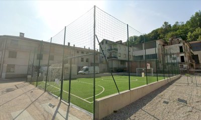Muri pi&ugrave; sicuri intorno al campo da calcetto: a Dogliani la priorit&agrave; &egrave; l'incolumit&agrave; dei giovani calciatori