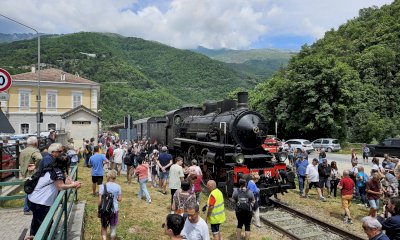 Il fascino senza tempo della locomotiva a vapore incanta l'alta val Tanaro (FOTO)