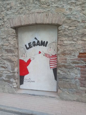 L'opera di street art Legami