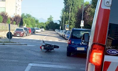 Auto contro moto, incidente in corso Monviso a Cuneo