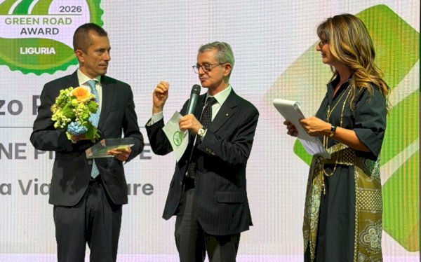 La consegna del premio
