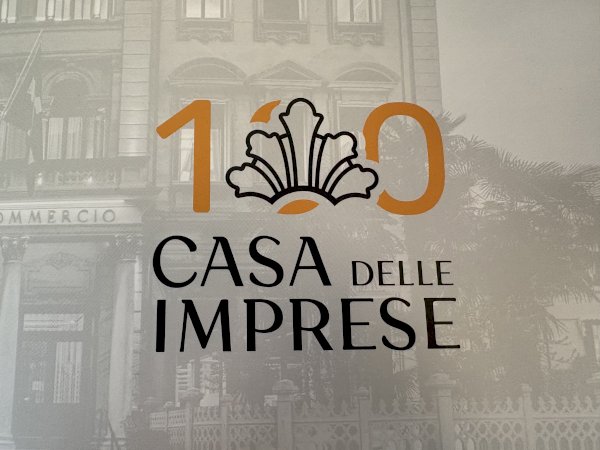 Logo del centenario del Palazzo della CCIAA