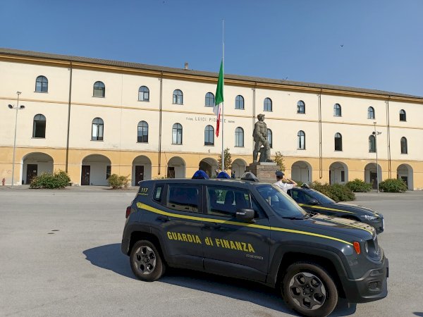 La cerimonia della Guardia di Finanza