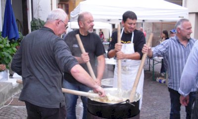 Tradizione identitaria a Garessio: la polenta De.Co. cambia nome e diventa "saracena"