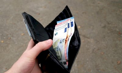 &ldquo;Grazie a chi ha restituito il portafoglio di mio figlio, porter&agrave; con s&eacute; questo esempio di correttezza&rdquo;