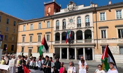 Mondovì, Donne in Cammino per la Pace in piazza: 