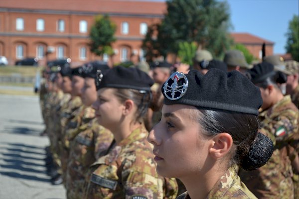 Consegna del basco con fregio