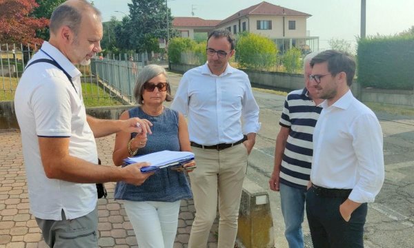 Cantiere in strada Guarene nel quartiere Mussotto