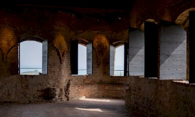La Serralunga Wine Night torna ad accendere il Castello tra vino, storia e paesaggio