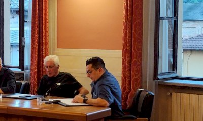 Ridefiniti gli equilibri politici del Comune di Vignolo: cinque consiglieri si distaccano dalla maggioranza