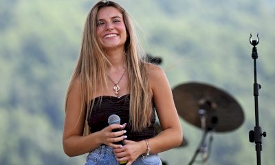A Sampeyre la musica emoziona: Letizia Migliore apre il concerto di Arisa