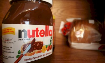 Entrano nella yogurteria di notte e rubano 40 chili di Nutella: i fatti a Cuneo