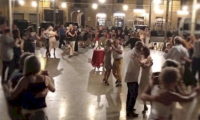 Tango Pop, ultimo appuntamento in piazza Virginio sui passi del tango argentino