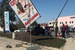 Offende su Facebook i Carabinieri morti a Bra: querelato 