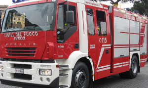 Auto in fiamme a Castiglione Tinella, intervengono i Vigili del Fuoco