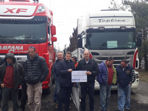 Decine di camionisti alla manifestazione contro la chiusura del col de Larche