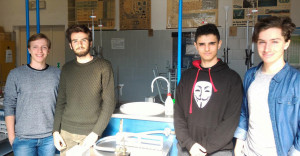 Due allievi del Liceo Peano-Pellico elaborano un progetto sui laboratori di scienze