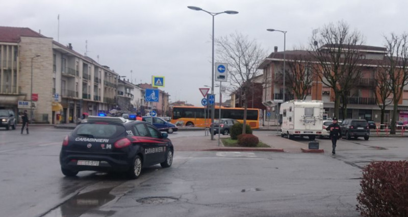 Valigia sospetta: scatta l'allarme bomba in via Vecellio