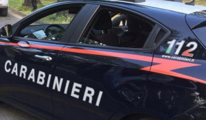 In due fanno i 'pali', lui svaligia un appartamento: tre fermati a Mondovì