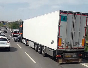 Incidente sull'Est-Ovest: scontro tra un camion e un'auto (VIDEO)