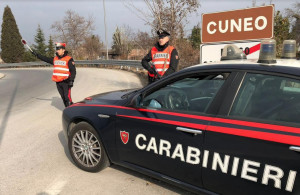 Aggressione e rapina in corso Nizza, arrestati una donna e il suo compagno