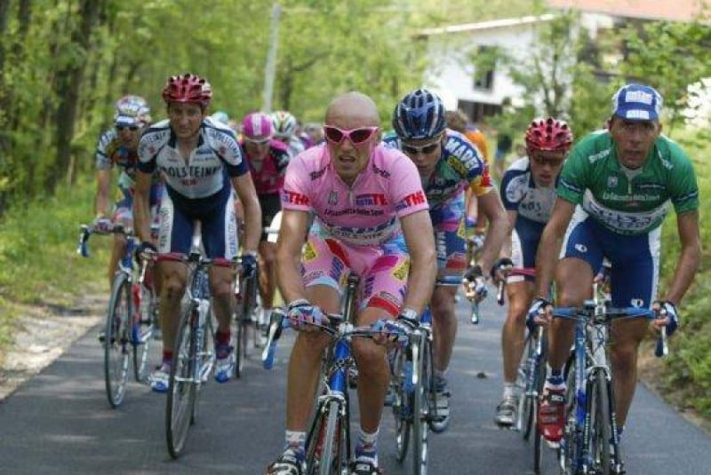#GiroinGranda: 2002, il doping è ancora padrone del Giro