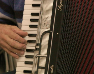 Mostra fotografica e reading letterario sul mondo della musica alla Biblioteca di Alba