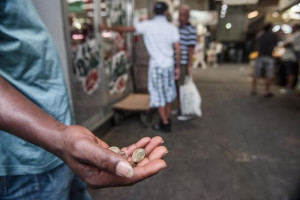 Cuneo: bocciato l'ordine del giorno 'anti-accattonaggio'