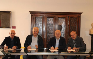 Firmata la convenzione per la gestione dei servizi di Polizia municipale tra Alba, Castagnito, Diano d’Alba e Guarene