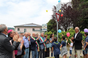 Alba: grande partecipazione all’intitolazione del piazzale di San Rocco Cherasca a don Destefanis