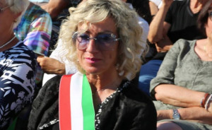 'Lascia basiti sentire lezioni di accoglienza da parte della Francia'